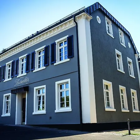 Hotel Haus Zauberfloete Ofemburgo